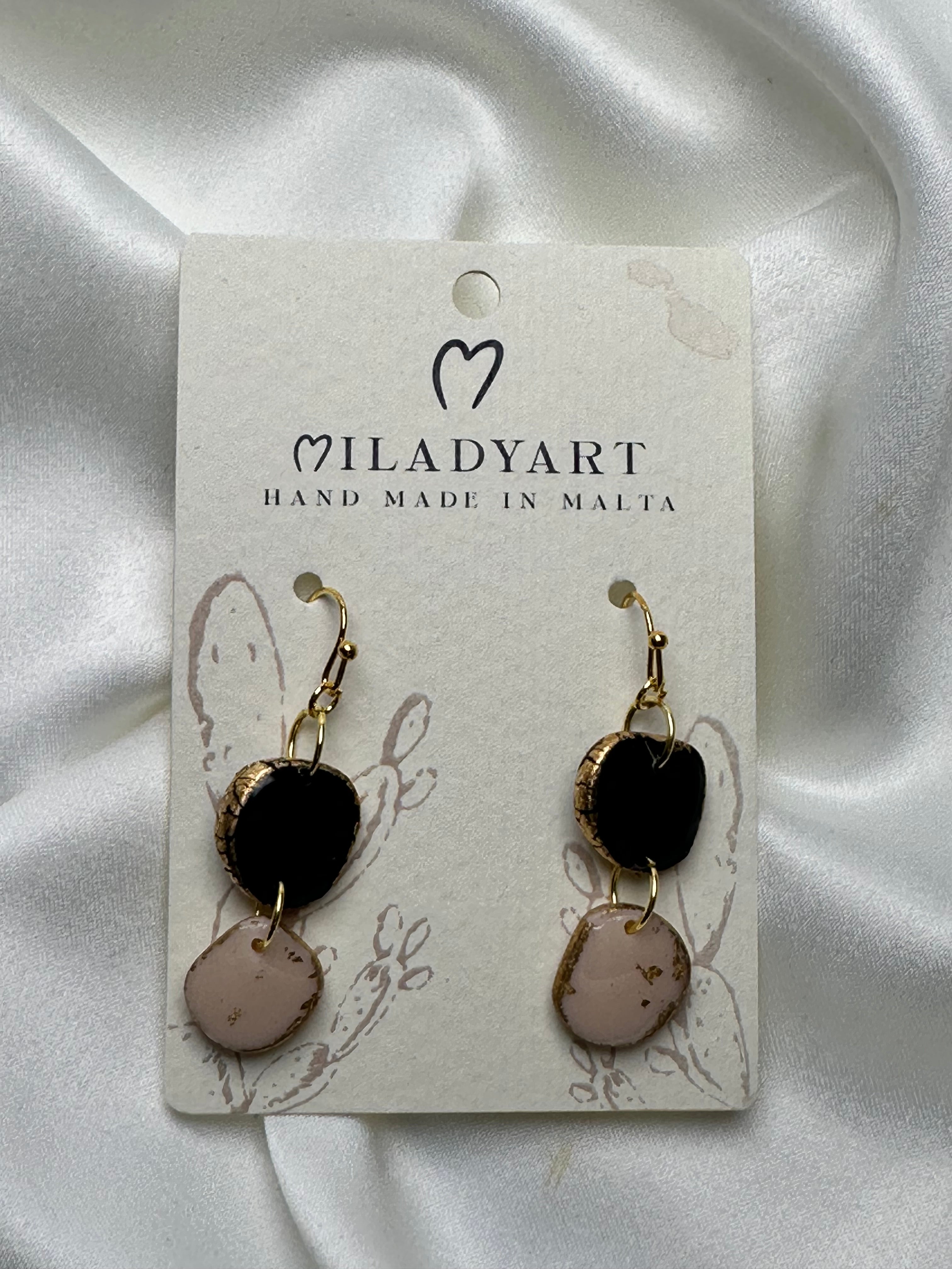 Earrings Pendent Iregular Circle Black White