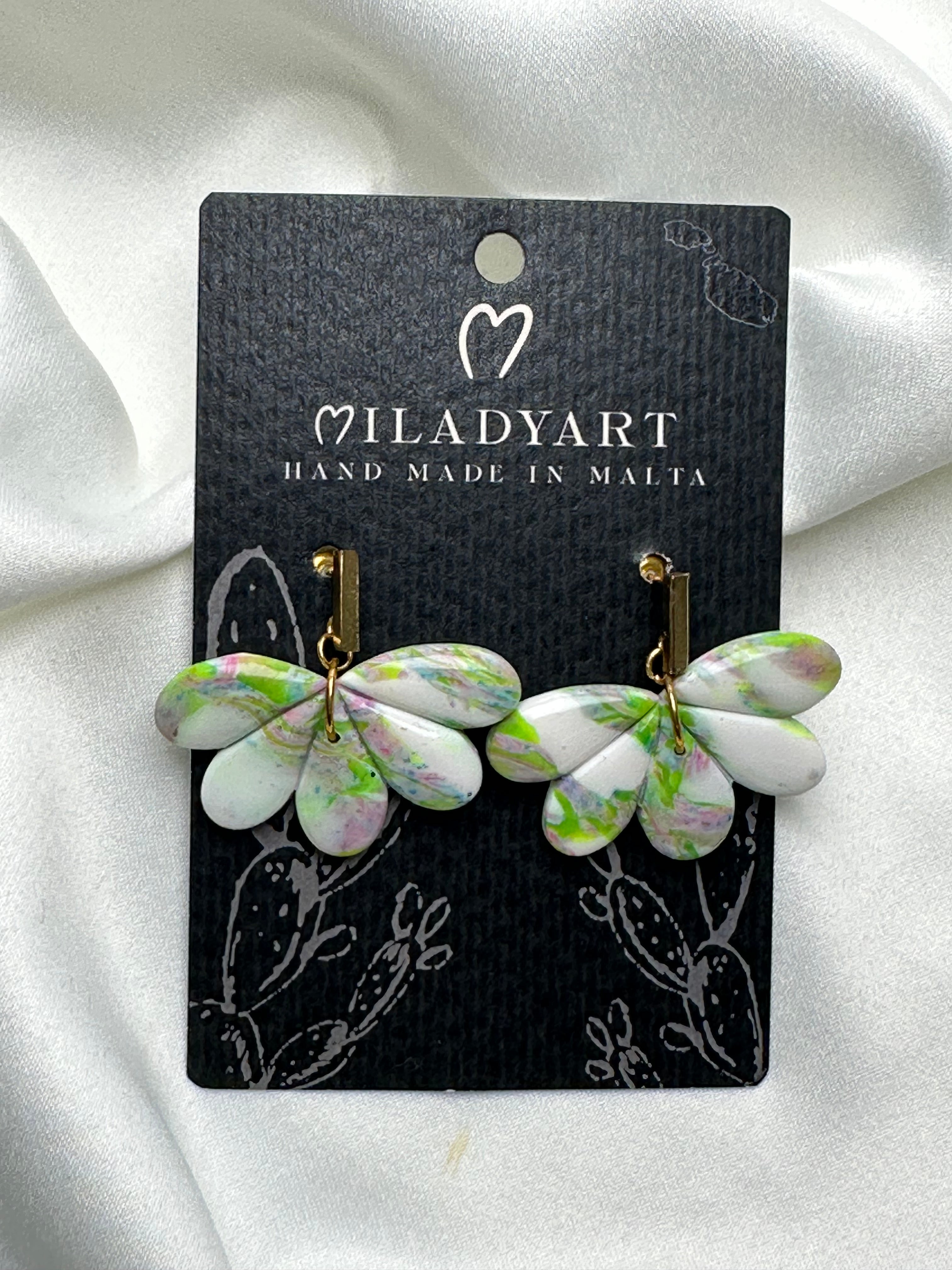 Earrings Pendent Gold Mixed Green Gray White Half Flower
